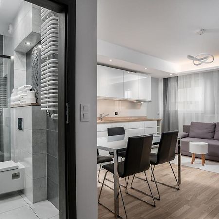 Rentplanet - Apartamenty Atal Tower Wrocław Exterior foto